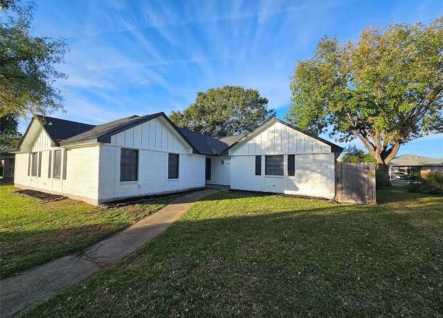 Property at 10411 Carlow Lane Ln, La Porte, TX 77571, 4 beds, 3 baths