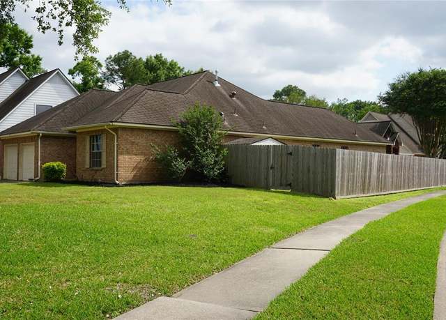 Property at 14822 Flowerwood Dr, Houston, TX 77062, 3 beds, 2 baths