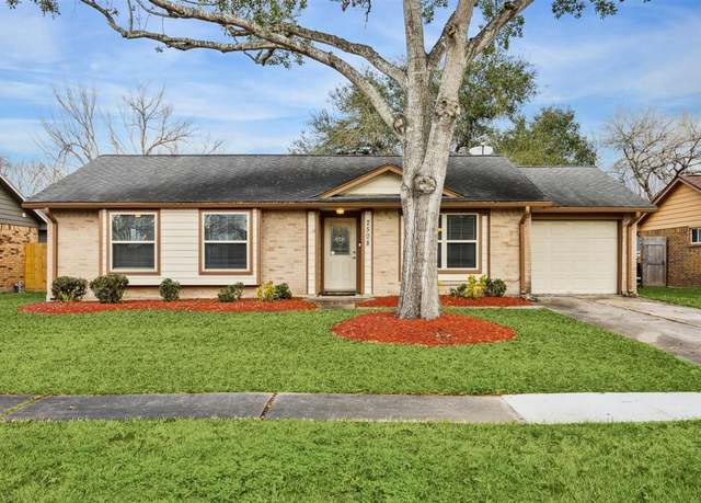 Property at 2508 Drummer Dr, League City, TX 77573, 3 beds, 2 baths