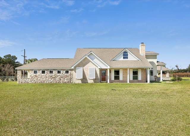 Property at 3139 Fm 1406, Winnie, TX 77665, 3 beds, 3 baths