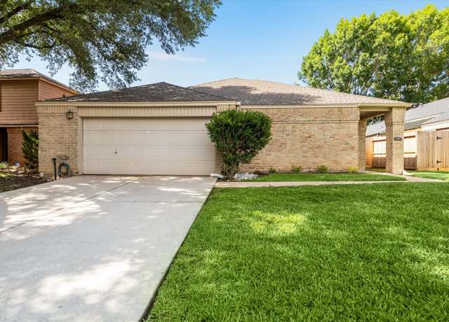 Property at 12907 Avenida Vaquero St, Houston, TX 77077, 3 beds, 2 baths
