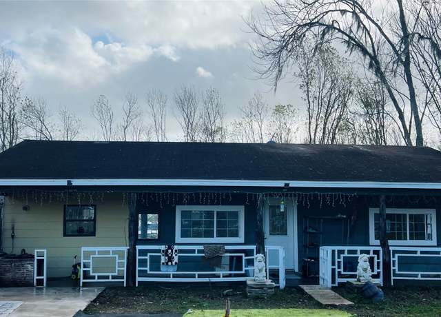 Property at 322 County Road 153, Bay City, TX 77414, 2 beds, 1 bath