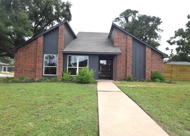 Property at 4301 Charleston St, Houston, TX 77021, 3 beds, 2.5 baths