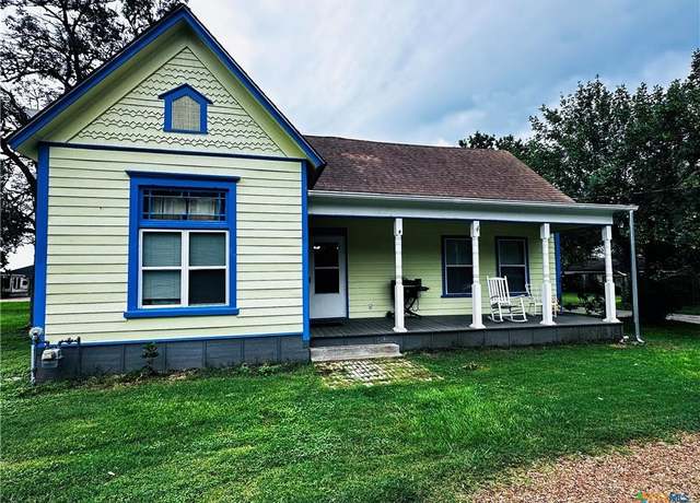 Property at 317 Crittenden St, Yoakum, TX 77995, 3 beds, 2 baths