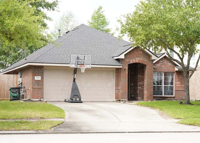 Property at 31019 Still Oaks Ln, Spring, TX 77386, 3 beds, 2 baths