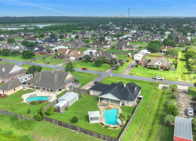 Property at 9826 Palm Dr, Mont Belvieu, TX 77523, 4 beds, 2 baths