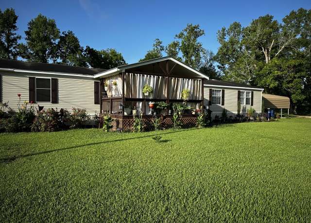 Property at 1350 Martin L King St S, Liberty, TX 77575, 4 beds, 2 baths