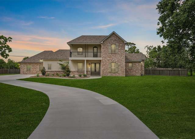 Property at 9343 Kai Dr, Beach City, TX 77523, 3 beds, 3.5 baths