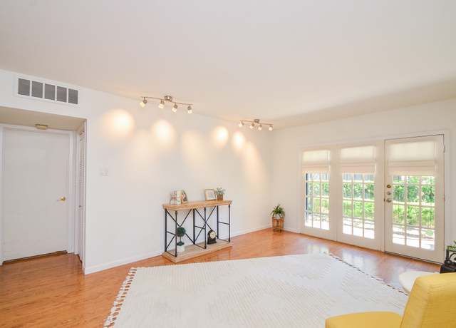 Property at 2238 S Piney Point Rd #108, Houston, TX 77063, 1 bed, 1 bath
