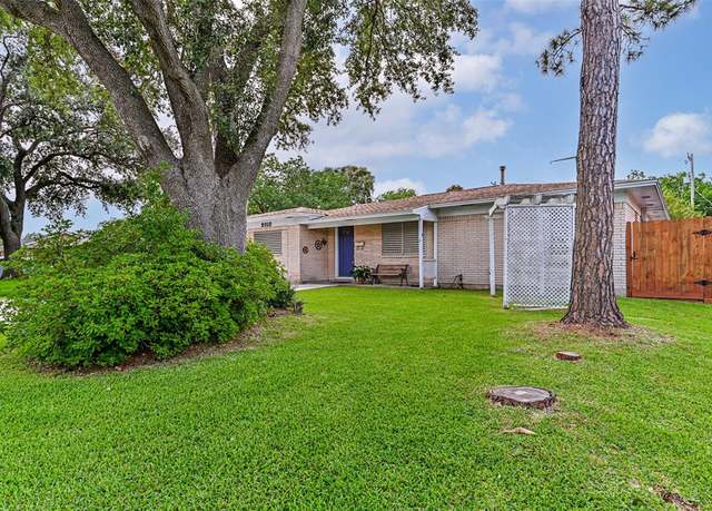 Property at 2010 15th Ave N, Texas City, TX 77590, 4 beds, 2 baths