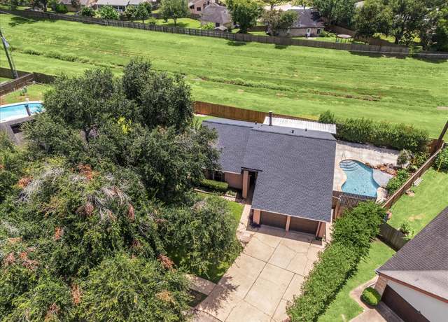 Property at 1920 Strawfield Dr, Sugar Land, TX 77478, 3 beds, 2 baths
