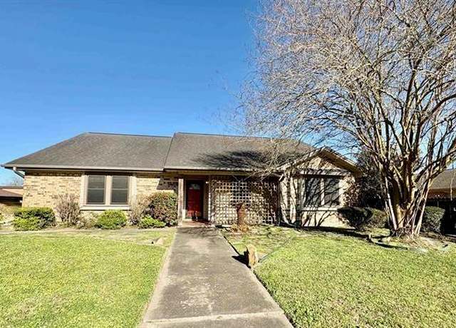 Property at 1218 Meadowridge Dr, Beaumont, TX 77706, 3 beds, 2 baths