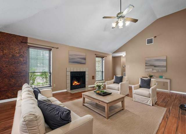 Property at 10928 Collingswood Dr, La Porte, TX 77571, 3 beds, 3 baths