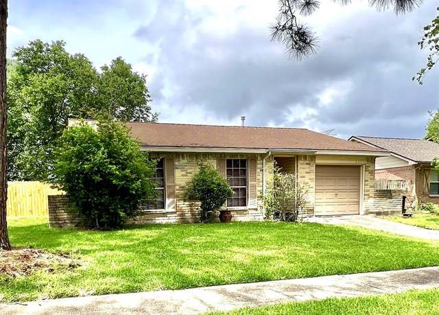 Property at 2530 Knoxville Dr, League City, TX 77573, 3 beds, 1 bath