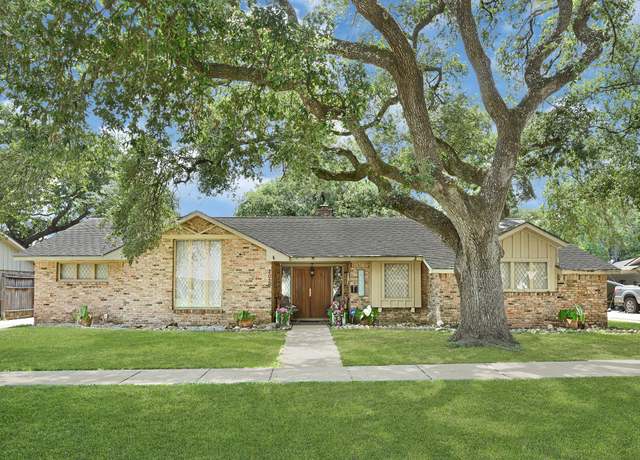 Property at 2022 Willow Wisp Dr, Seabrook, TX 77586, 3 beds, 2 baths