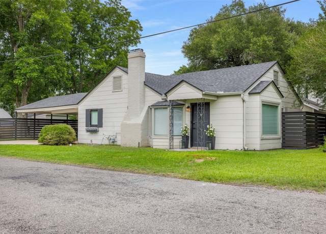 Property at 211 Center, Columbus, TX 78934, 2 beds, 2 baths