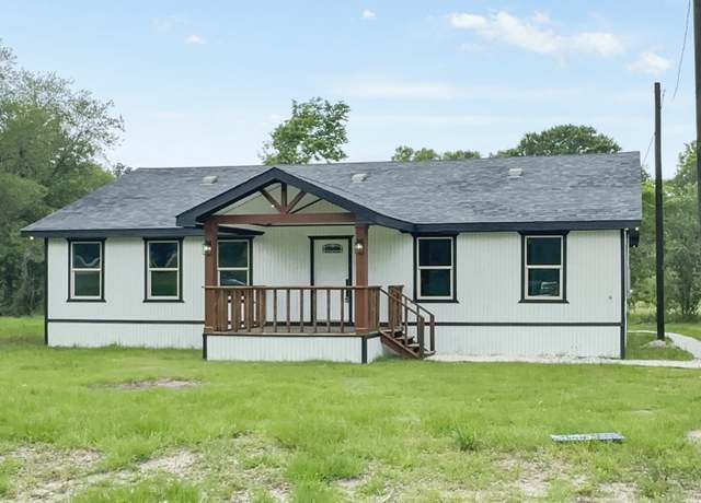 Property at 11 Pine Knot Sq, Huntsville, TX 77320, 3 beds, 2 baths