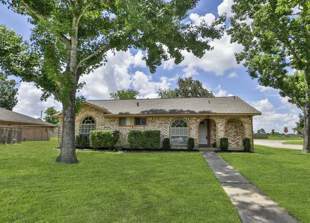 Property at 5406 Colmesneil St, Pearland, TX 77584, 3 beds, 2 baths