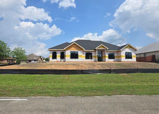 Property at 127 Harley Dr, Montgomery, TX 77356, 5 beds, 3.5 baths