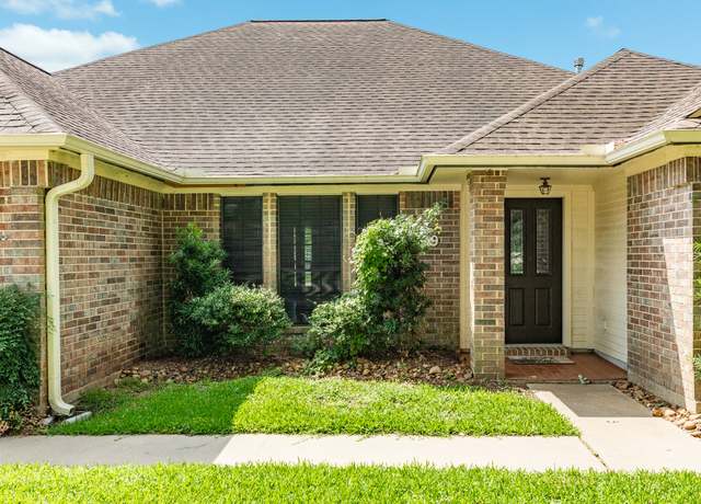 Property at 1419 Rev Swinney St, West Columbia, TX 77486, 3 beds, 3 baths