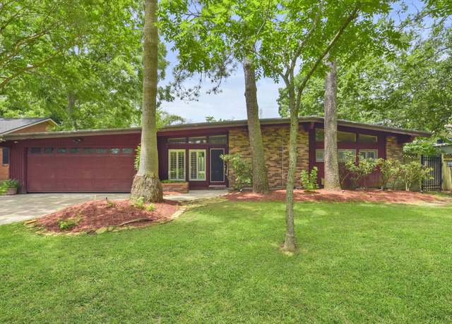 Property at 1202 Fay Rd, Kemah, TX 77565, 4 beds, 2 baths