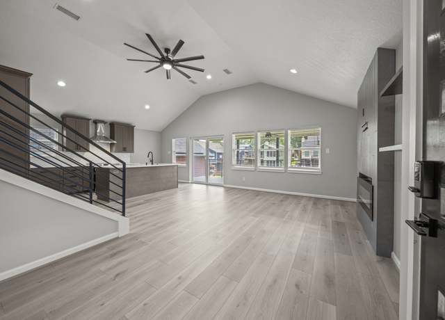 Property at 128 Clear Water St W, Montgomery, TX 77356, 3 beds, 2 baths