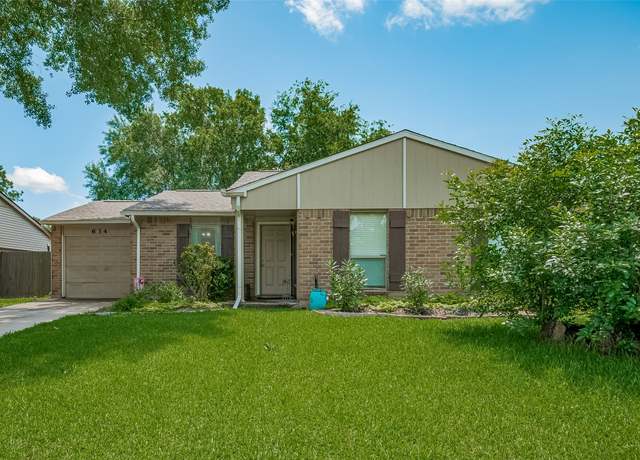 Property at 634 Stonewall Dr, Richmond, TX 77469, 3 beds, 1 bath