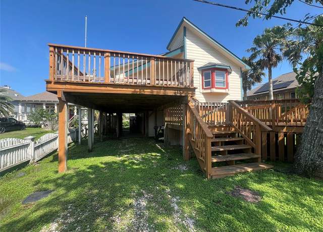 Property at 115 12th St, Dickinson, TX 77539, 1 bed, 1 bath