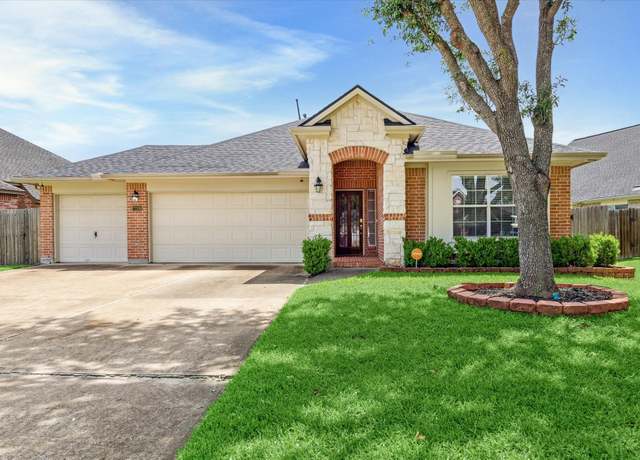 Property at 7206 Broadelm Dr, Houston, TX 77095, 3 beds, 2 baths