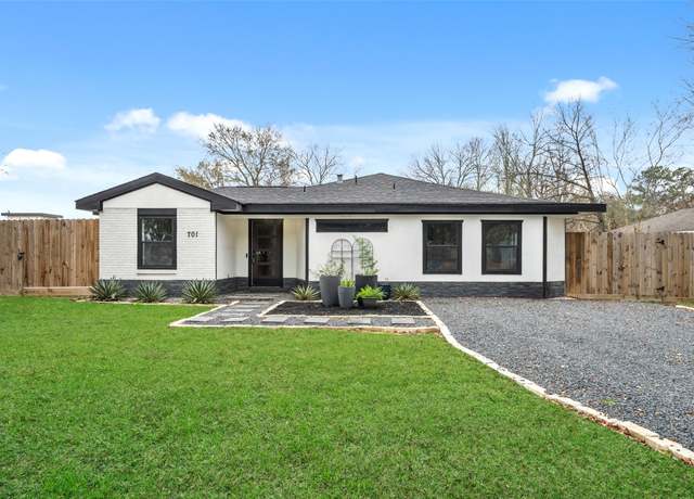 Property at 701 W 39th St, Houston, TX 77018, 4 beds, 4.5 baths