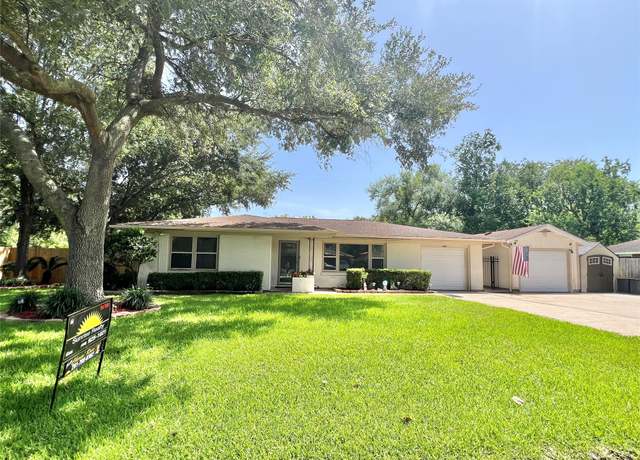Property at 8009 Dellanera Dr, Hitchcock, TX 77563, 2 beds, 1 bath
