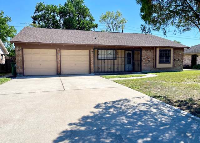 Property at 927 Greatwood Dr, Houston, TX 77013, 3 beds, 2 baths