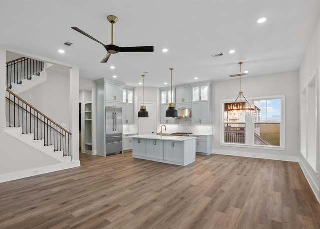 Property at 11373 Starfish, Galveston, TX 77554, 5 beds, 5 baths
