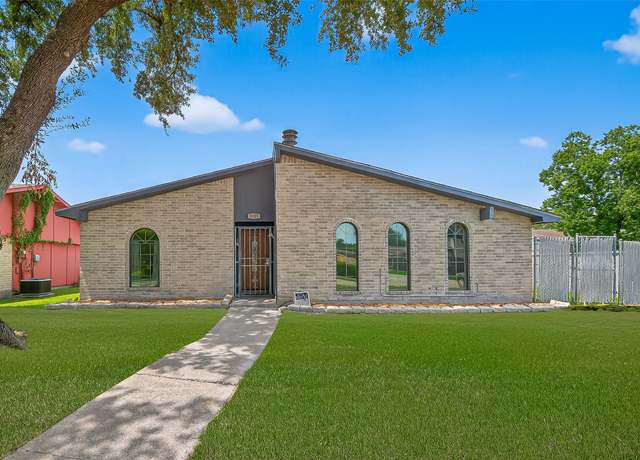 Property at 5923 Hopetown Dr, Houston, TX 77049, 3 beds, 2 baths