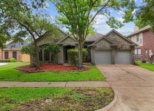 Property at 110 Crimson Bay Dr, League City, TX 77573, 3 beds, 2 baths