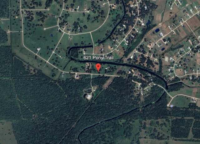 Property at 615 Pony Trl, Angleton, TX 77515