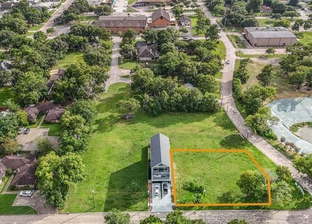 Property at 200 Quaker Dr, Friendswood, TX 77546