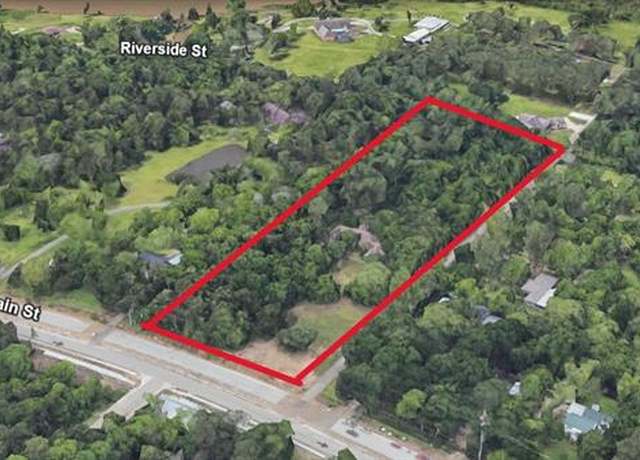 Property at 1408 N Main St, Highlands, TX 77562, 4 beds, 2.5 baths