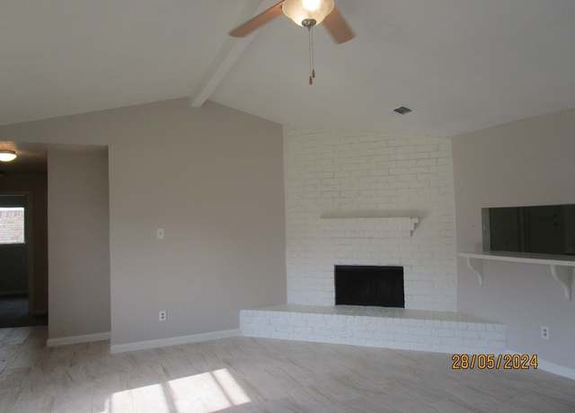 Property at 12515 Cooperstown Dr, Houston, TX 77089, 3 beds, 1.5 baths