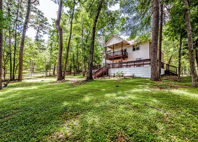 Property at 1801 Camellia Ct, Huntsville, TX 77340, 4 beds, 2.5 baths
