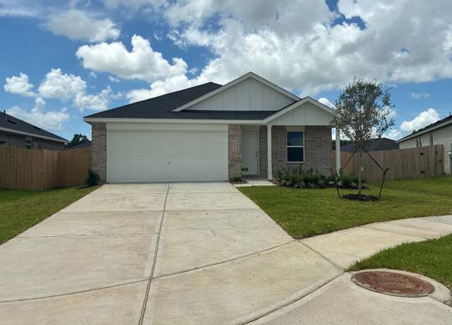 Property at 402 Emma St, Angleton, TX 77515, 4 beds, 2 baths