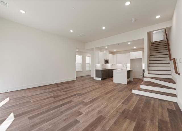 Property at 881 Rachel St Unit D, Houston, TX 77091, 3 beds, 2.5 baths