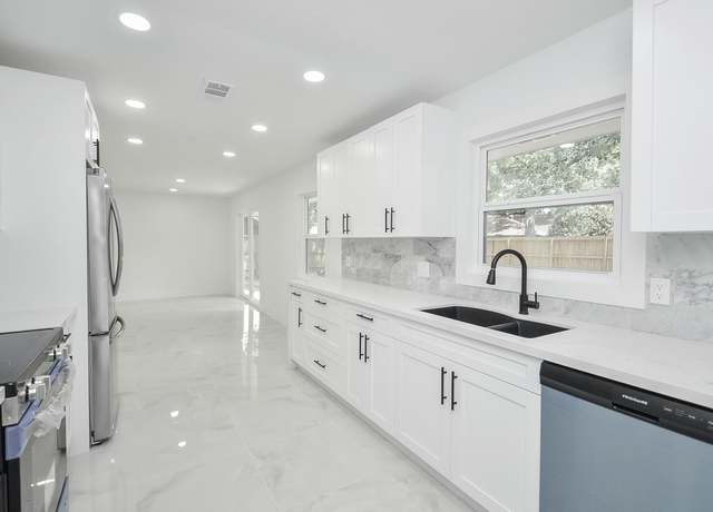 Property at 6107 Kuldell Dr, Houston, TX 77074, 3 beds, 2 baths