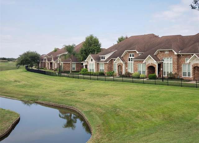 Property at 3326 Spring Landing Ln, Pearland, TX 77584, 3 beds, 2.5 baths