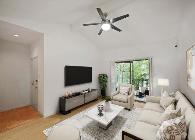 Property at 11711 Memorial Dr #300, Houston, TX 77024, 1 bed, 1 bath