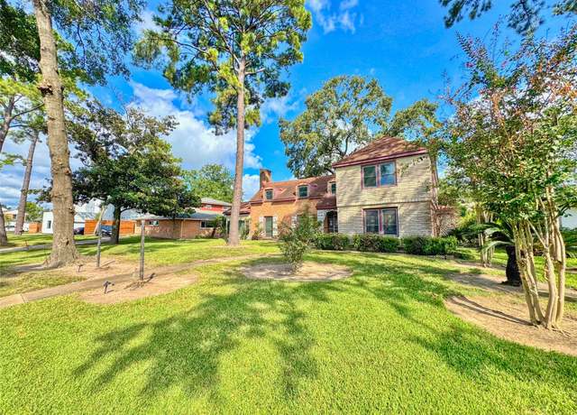 Property at 4119 Fernwood Dr, Houston, TX 77021, 4 beds, 2 baths