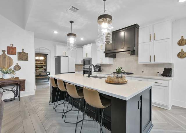 Property at 1145 Lake House Dr, Conroe, TX 77304, 5 beds, 4.5 baths