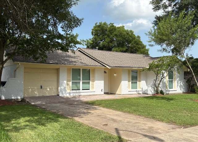 Property at 12127 Rhinebeck Dr, Houston, TX 77089, 3 beds, 2 baths