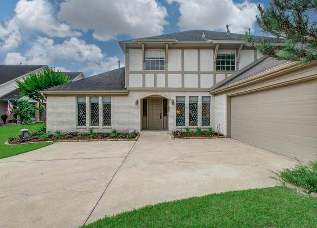 Property at 6119 Bankside Dr, Houston, TX 77096, 4 beds, 4.5 baths