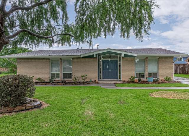 Property at 3810 Marlin Ln, La Porte, TX 77571, 4 beds, 2 baths